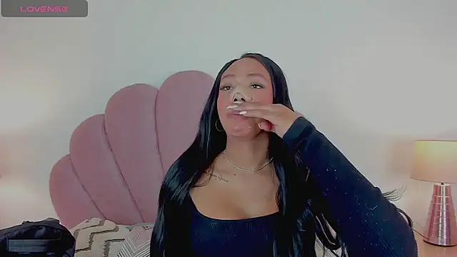 Snapshot of Nicole_Paradise chatting on October 3, 2025, 12:17 pm Nicole Paradise online show from October 3, 2025, 12:17 pm