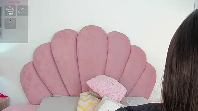 Snapshot of Nicole_Paradise chatting on February 20, 2025, 1:08 pm Nicole Paradise online show from February 20, 2025, 1:08 pm