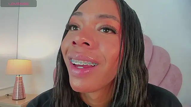 Snapshot of Nicole_Paradise chatting on February 14, 2025, 12:57 pm Nicole Paradise online show from February 14, 2025, 12:57 pm