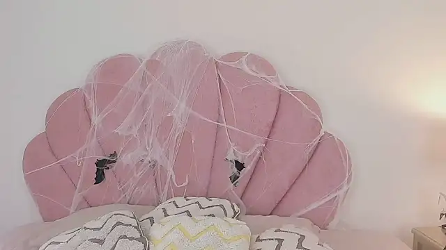 Snapshot of Nicole_Paradise chatting on October 22, 2025, 12:37 pm Nicole Paradise online show from October 22, 2025, 12:37 pm