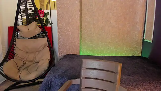Cumming Tiffani online show from March 12, 2025, 12:36 pm