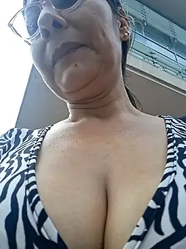 Mia-funny20 online show from February 10, 2026, 8:08 pm