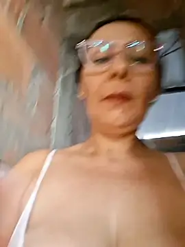 Mia-funny20 online show from May 31, 2026, 8:53 pm