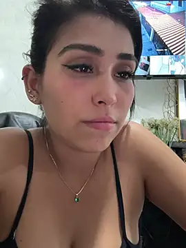 emma  cute   online show from February 26, 2025, 9:20 pm
