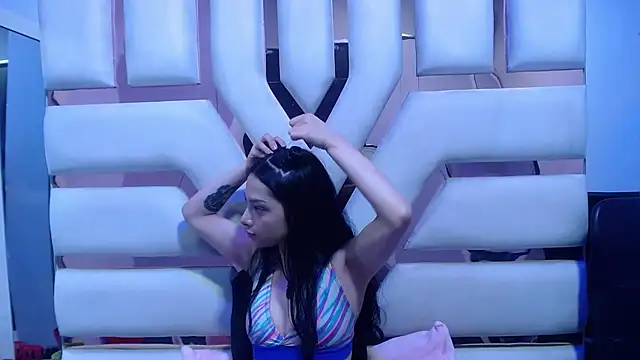 Aurora 18 online show from September 23, 2025, 1:51 pm