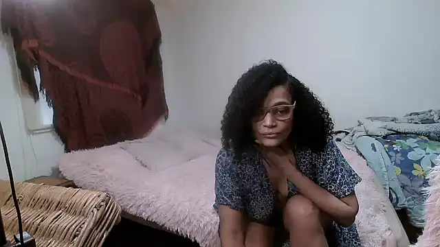 Snapshot of RDENLACASA chatting on February 16, 2025, 5:59 pm RDENLACASA online show from February 16, 2025, 5:59 pm