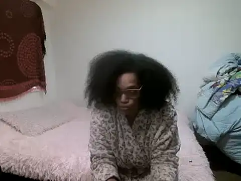 Snapshot of RDENLACASA chatting on January 24, 2025, 11:48 am RDENLACASA online show from January 24, 2025, 11:48 am