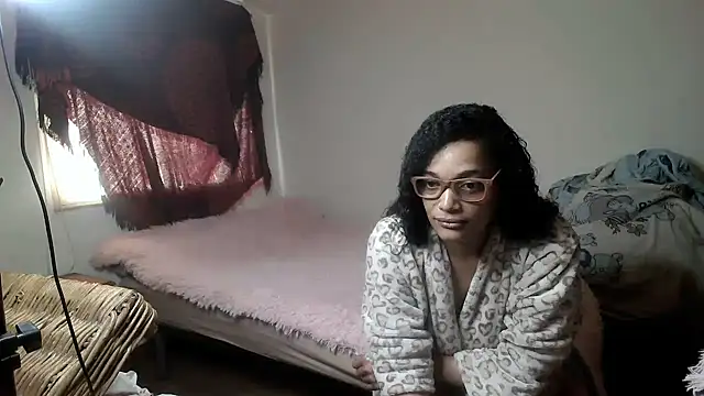 Snapshot of RDENLACASA chatting on February 8, 2025, 9:13 am RDENLACASA online show from February 8, 2025, 9:13 am