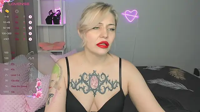 Snapshot of fucking_punishment chatting on October 22, 2025, 2:16 pm fucking punishment online show from October 22, 2025, 2:16 pm