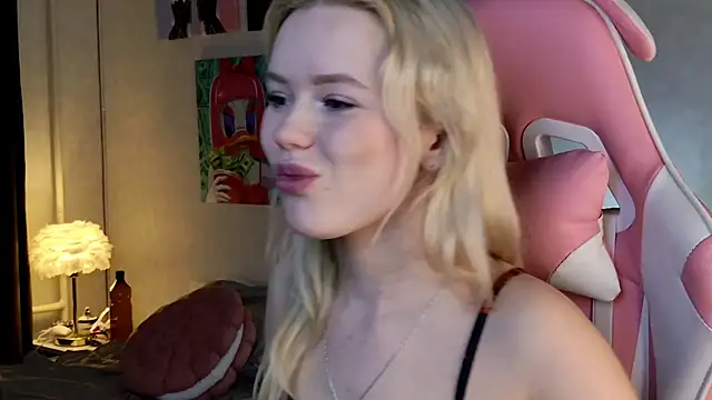 LexieLoree online show from January 24, 2025, 7:41 am