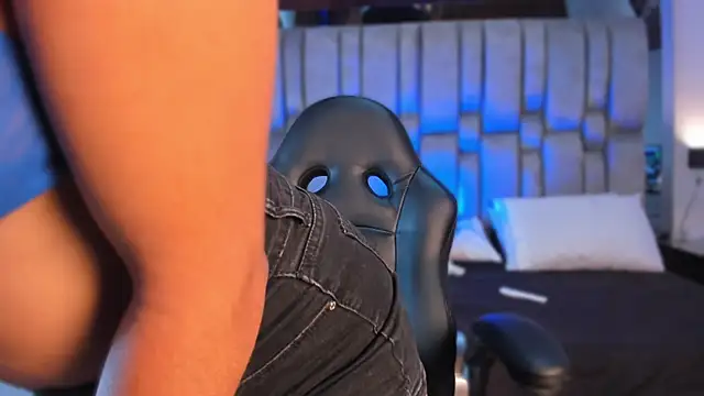 Snapshot of EmmilyCristal chatting on September 9, 2025, 8:07 pm EmmilyCristal online show from September 9, 2025, 8:07 pm