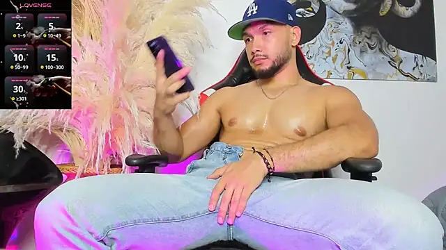 Snapshot of sanjuan01 chatting on October 30, 2025, 8:39 pm sanjuan01 online show from October 30, 2025, 8:39 pm