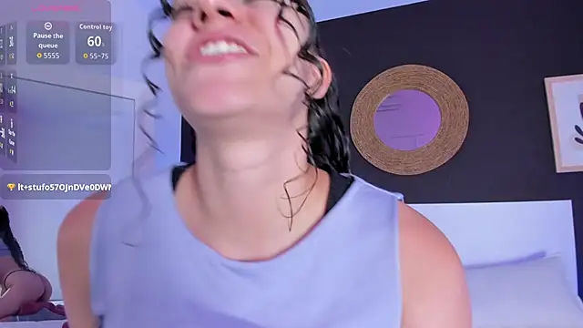 VioletPaket online show from April 14, 2026, 12:10 pm