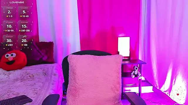 Snapshot of dan_scoott chatting on December 16, 2025, 9:41 pm dan scoott online show from December 16, 2025, 9:41 pm