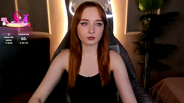 Snapshot of Emma_Chery chatting on October 7, 2025, 5:41 am Emma Chery online show from October 7, 2025, 5:41 am