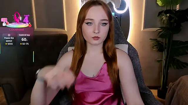 Snapshot of Emma_Chery chatting on October 8, 2025, 1:34 pm Emma Chery online show from October 8, 2025, 1:34 pm