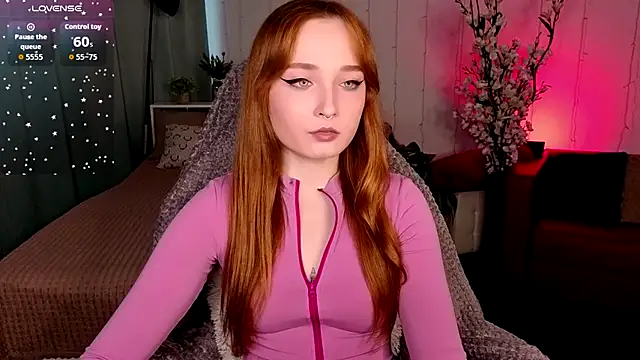 Snapshot of Emma_Chery chatting on September 21, 2025, 1:38 pm Emma Chery online show from September 21, 2025, 1:38 pm