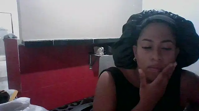 Kitra New online show from December 17, 2025, 1:43 am