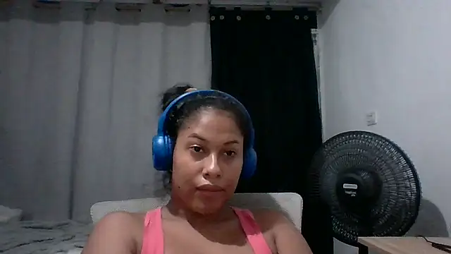 Snapshot of Kitra_New chatting on May 15, 2026, 10:52 pm Kitra New online show from May 15, 2026, 10:52 pm