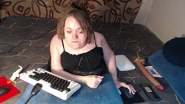 MiniNatalie online show from February 25, 2025, 2:04 pm