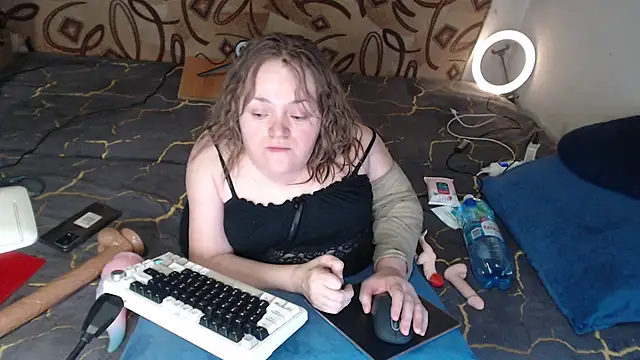 MiniNatalie online show from February 22, 2025, 5:57 pm