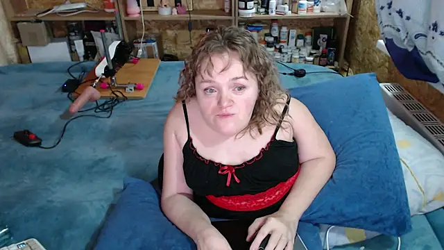 Snapshot of MiniNatalie chatting on September 30, 2025, 3:29 pm MiniNatalie online show from September 30, 2025, 3:29 pm