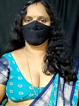 vintage-vibs online show from October 5, 2025, 6:09 pm