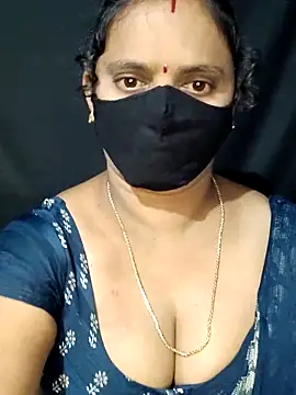 Snapshot of vintage-vibs chatting on March 3, 2025, 5:52 pm vintage-vibs online show from March 3, 2025, 5:52 pm