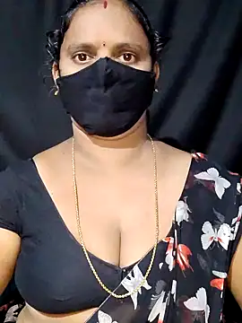 vintage-vibs online show from October 3, 2025, 5:47 pm