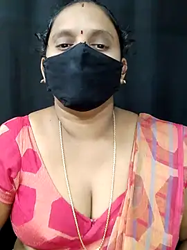 vintage-vibs online show from October 10, 2025, 5:47 pm