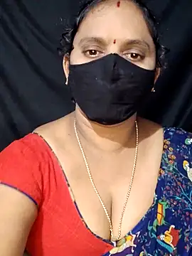 Snapshot of vintage-vibs chatting on February 12, 2025, 5:58 pm vintage-vibs online show from February 12, 2025, 5:58 pm