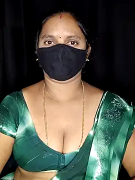 vintage-vibs online show from November 10, 2025, 5:29 pm