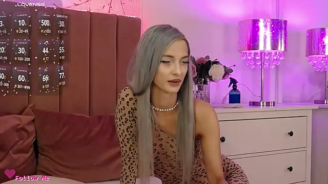 Snapshot of PinkySparks chatting on September 20, 2025, 6:46 pm PinkySparks online show from September 20, 2025, 6:46 pm