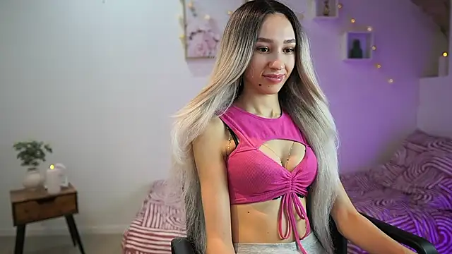 Amai  Liu online show from January 15, 2025, 10:35 pm