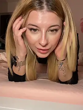 Mia-Minou online show from March 3, 2025, 4:54 am