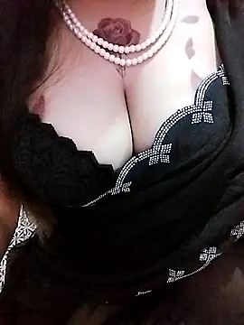 Snapshot of SHUBHI880 chatting on October 4, 2025, 9:11 am SHUBHI880 online show from October 4, 2025, 9:11 am