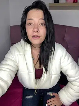 Isabella 21x online show from February 25, 2025, 12:38 pm