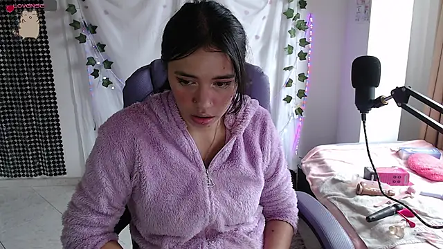 sophie north online show from February 3, 2026, 5:51 pm