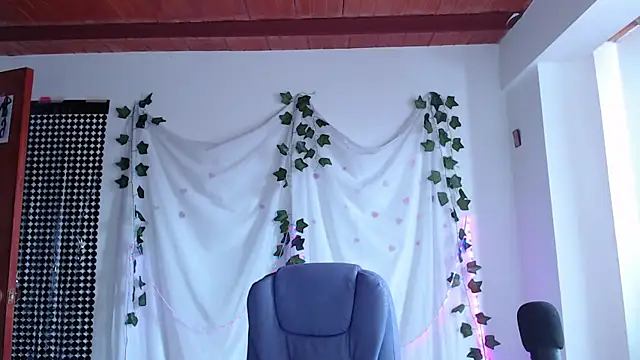 Snapshot of sophie_north chatting on September 24, 2025, 3:40 pm sophie north online show from September 24, 2025, 3:40 pm