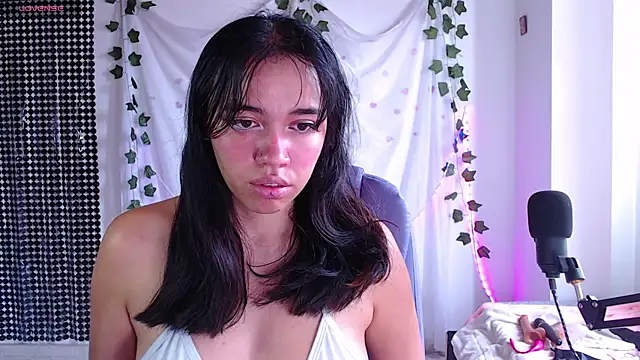 Snapshot of sophie_north chatting on September 26, 2025, 3:41 pm sophie north online show from September 26, 2025, 3:41 pm