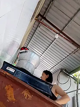 Snapshot of Aninyin22 chatting on September 24, 2025, 12:29 am Aninyin22 online show from September 24, 2025, 12:29 am