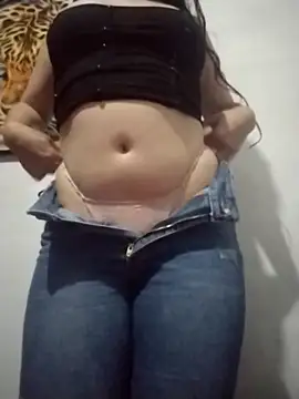 dulccemaria24 online show from November 11, 2025, 2:17 am