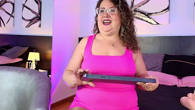 MartinaCaycedo online show from October 16, 2025, 10:23 am