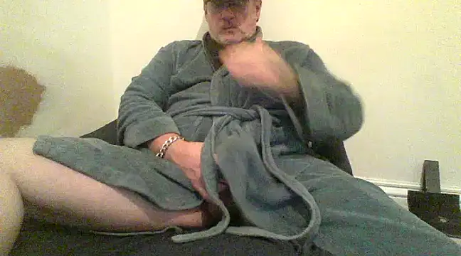 Snapshot of oldenglishguy chatting on December 5, 2024, 7:22 pm oldenglishguy online show from December 5, 2024, 7:22 pm
