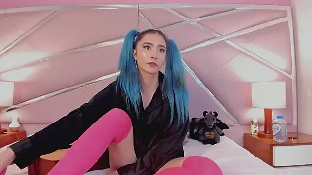 Lunapage online show from March 18, 2025, 4:06 pm