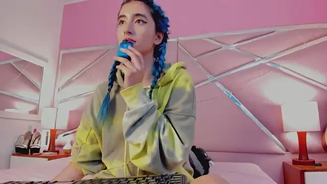 Lunapage online show from March 10, 2025, 7:18 pm