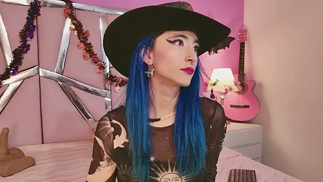 Lunapage online show from October 18, 2025, 8:44 pm