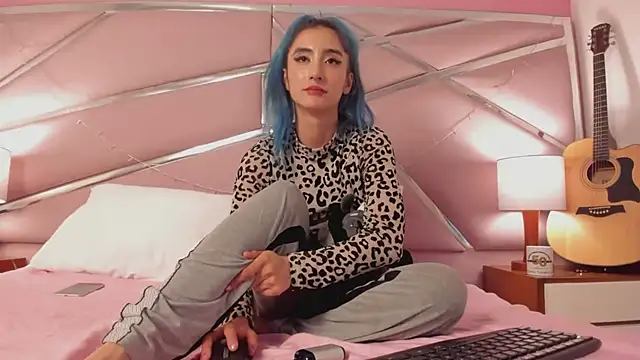 Lunapage online show from March 21, 2025, 4:07 pm