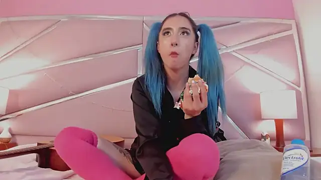 Lunapage online show from March 18, 2025, 7:12 pm