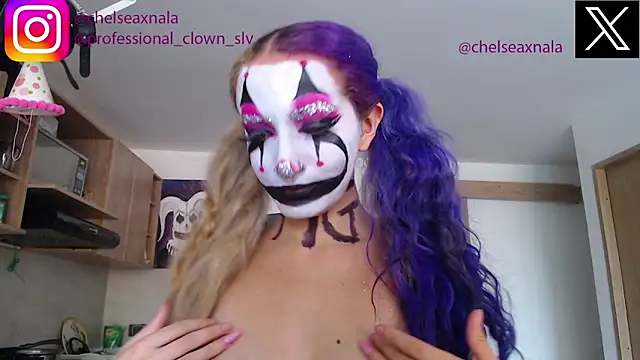 Snapshot of Eloise-brown chatting on October 11, 2025, 7:04 pm Eloise-brown online show from October 11, 2025, 7:04 pm